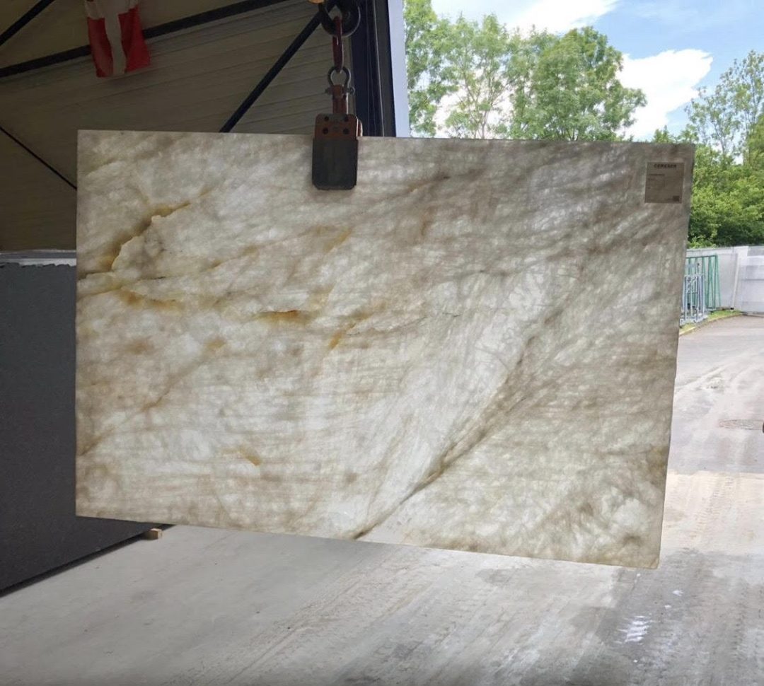 WHITE DIAMONT